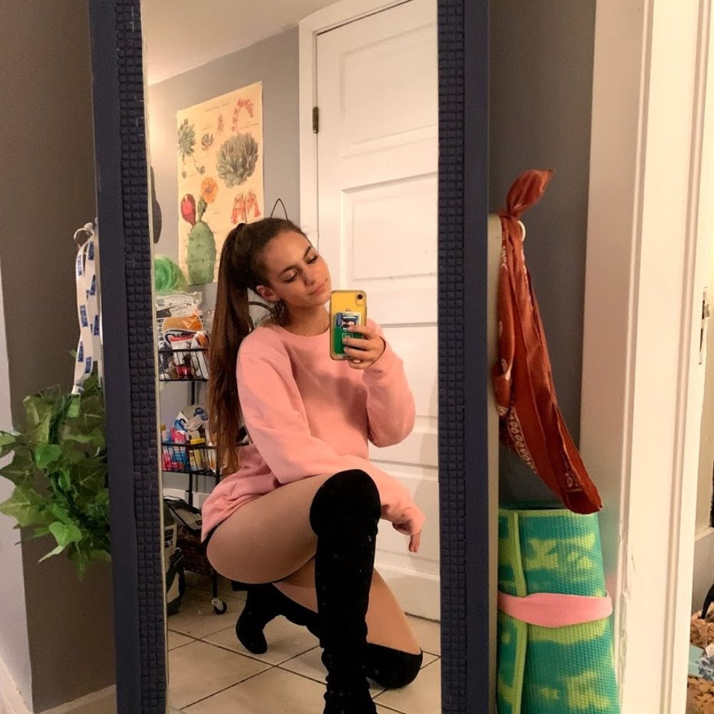 pink crewneck sweatshirt ARIANA GRANDE COSTUME
